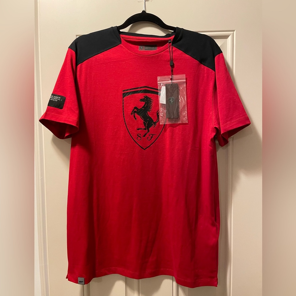 NWT Authentic Ferrari Men's XL T-Shirt in Vibrant Red & Black purchased in Italy